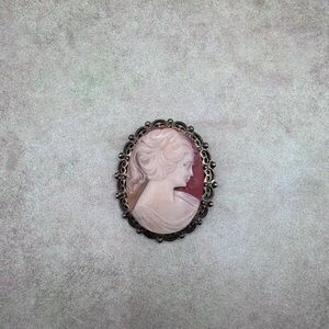 Victorian Style Shell Cameo Brooch Pendant - Pink on Burgundy